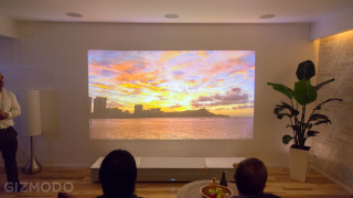 Illustration for article titled Este proyector láser de Sony convertirá tu pared en una pantalla 4K